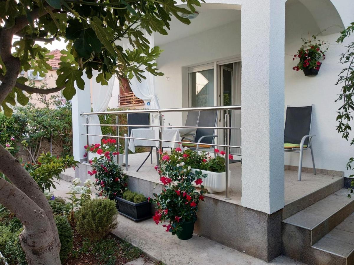 Radenka Zafron Apartment Vodice Exterior photo