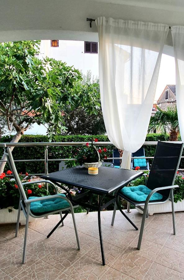 Radenka Zafron Apartment Vodice Exterior photo